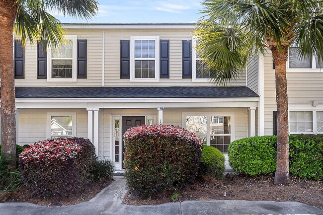 Photo - Easy, Modern Comfort in a Prime Charleston Location!