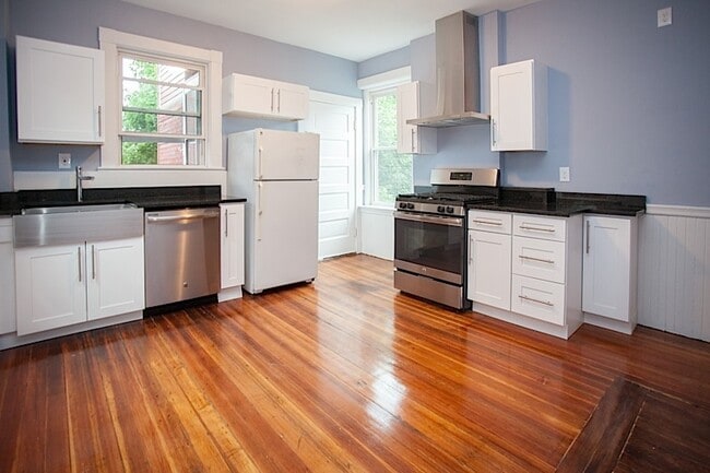 Photo - 200 Harvard St