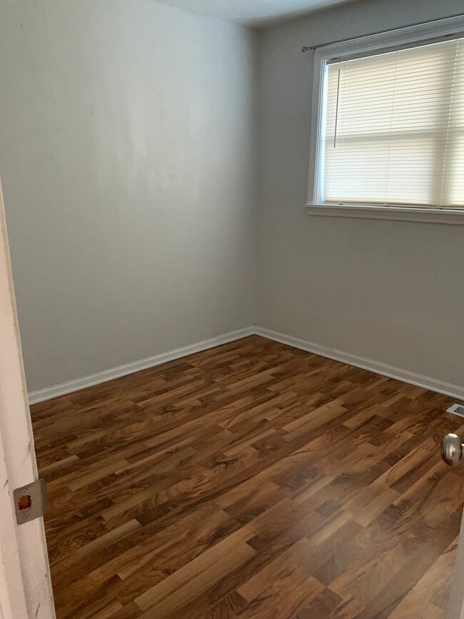 Photo - 846 Lange St