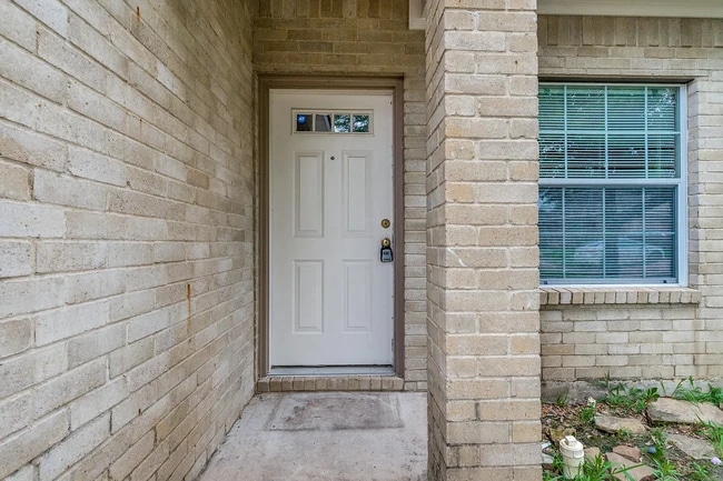 Building Photo - 5915 Lovingham Ct