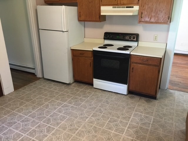 Photo - 9 E Walnut St