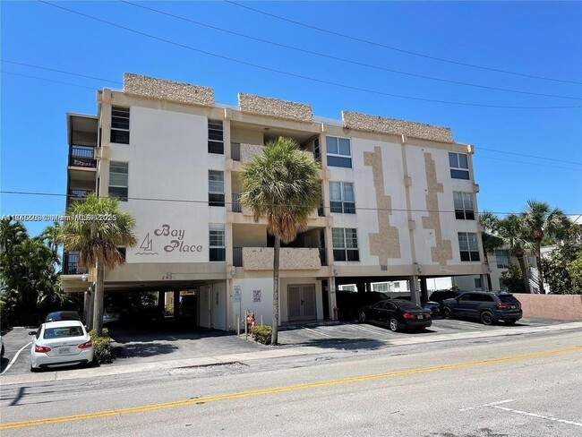 Building Photo - 2420 Diana Dr Unit 305 Rental