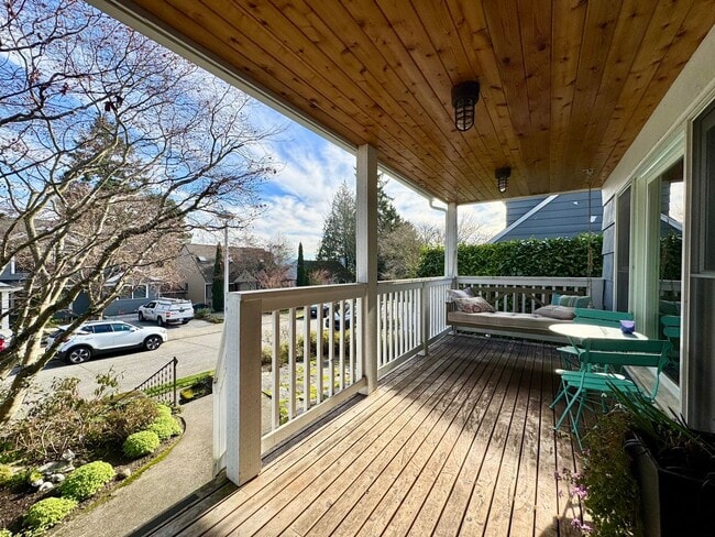 Photo - View Ridge Home