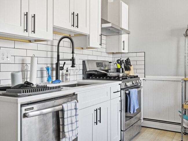 Photo - 147 Columbia St