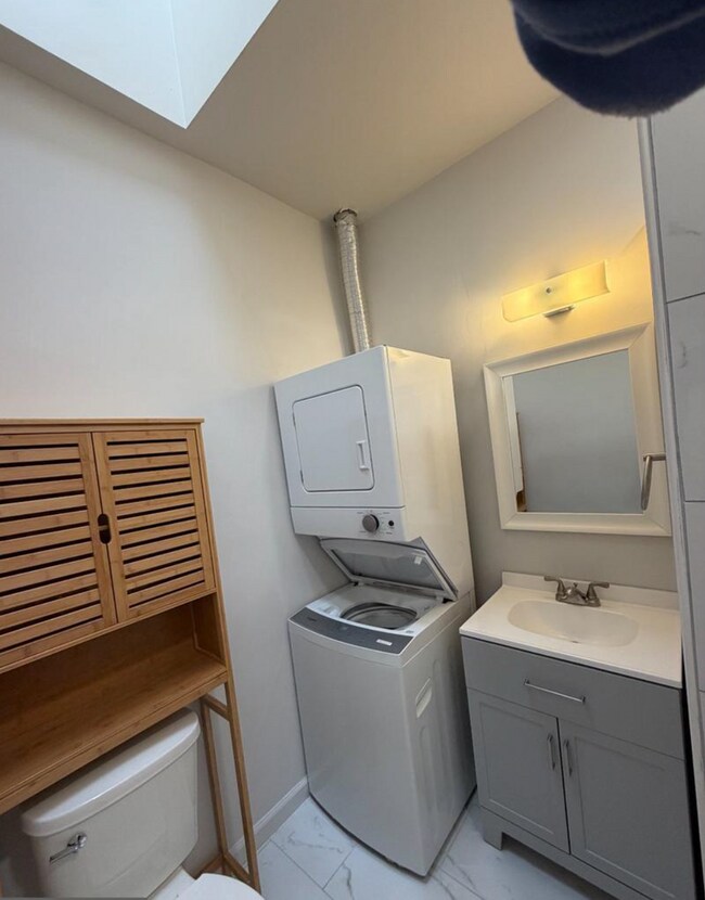 Photo - 600 Keefer Pl NW Unit 3