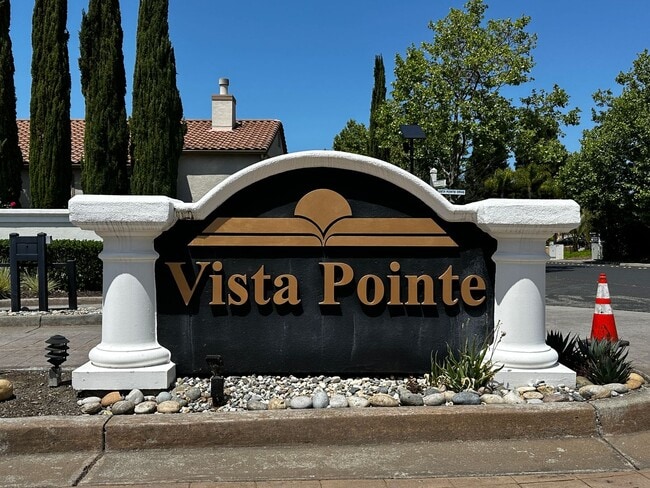 Photo - 1105 Vista Pointe Cir House