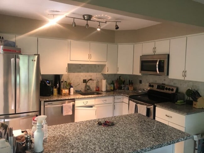 Building Photo - 3009 Hockley Dr Unit 3009