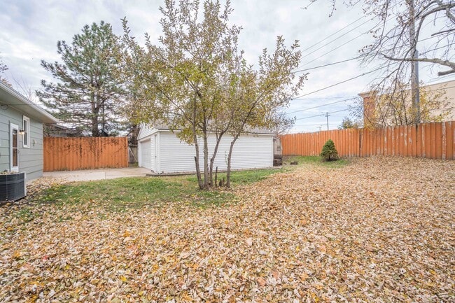 Photo - 106 NE Grant St