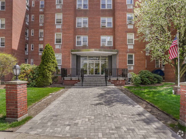 Building Photo - 39 Glenbrook Rd Unit APT 5Y