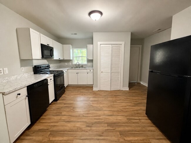 410 W Vine St