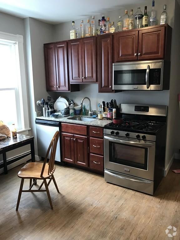 Building Photo - 188 Hillside St Unit 3 Rental