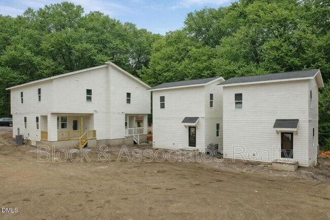 Building Photo - 2819 Wilcox Pl