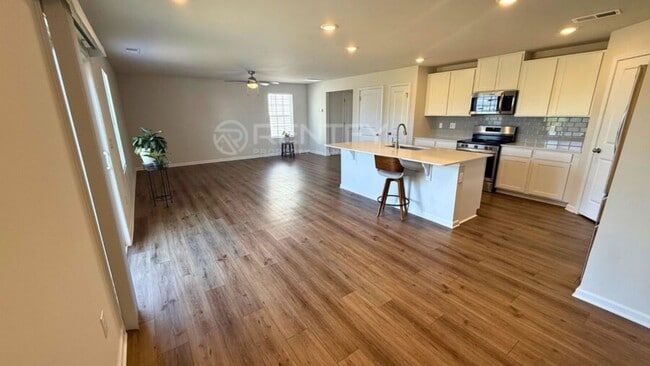 Photo - 2802 Legacy Rdg Ln