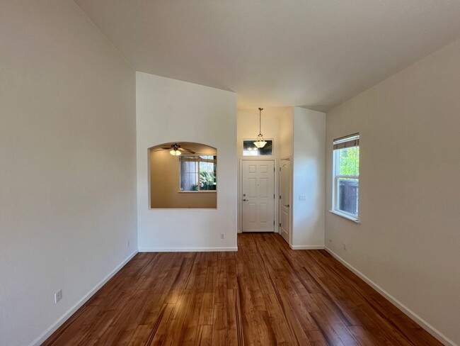 Photo - Gorgeous 3 bedroom plus office in Empire R...