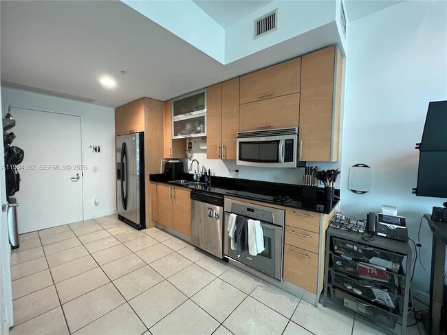 Photo - 60 SW 13th St Unidad 1612