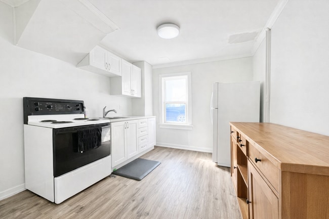 Photo - 6 Chestnut St E