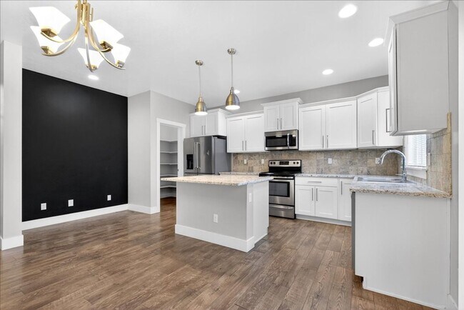 Photo - Beautiful 3bd/2.5ba + Bonus Room in SE Boise!