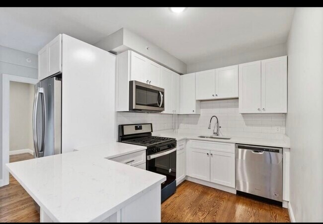 Photo - 24 Arcadia St Unit Available 9/1 : 2bd/ 2bath in Dorchester