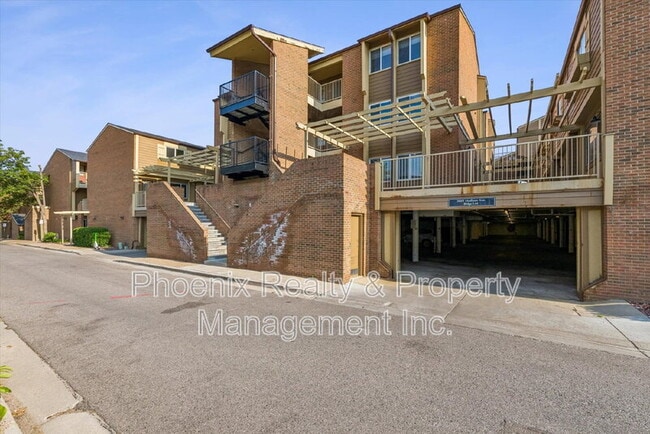 Building Photo - 3009 Madison Ave Unit K-422