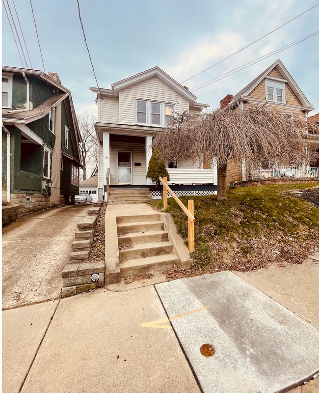 Building Photo - 2 Bed 1 Bath- Pittsburgh Pa