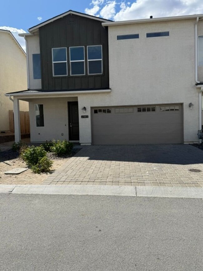 Building Photo - Charming Sun Valley Home with Generous Yard