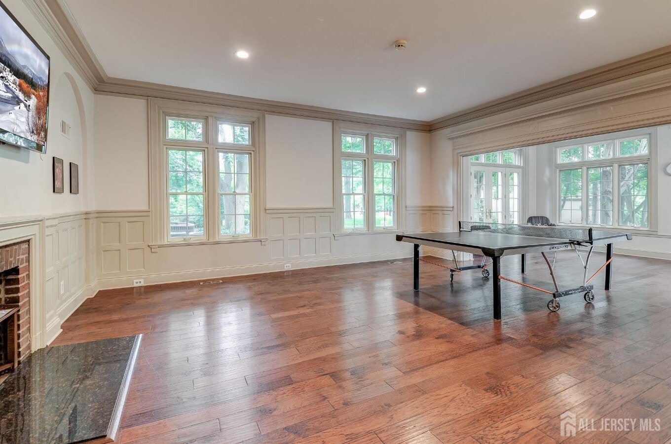 Photo - 537 Sayre Dr