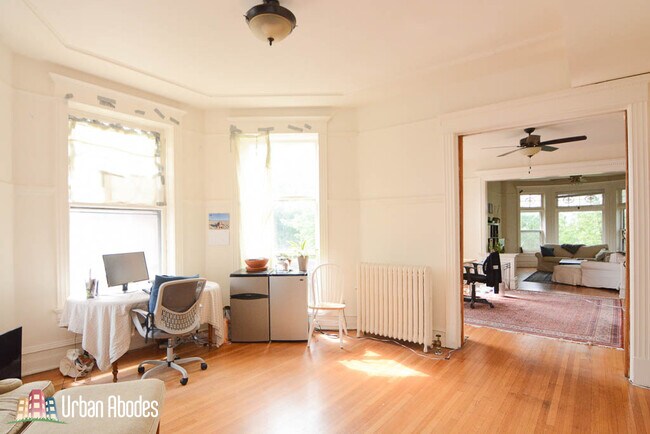 Photo - 626 W Wellington Ave Unit 4