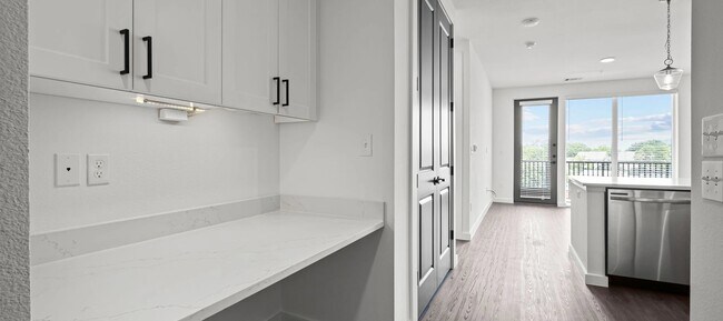 Photo - 1100 N Zang Blvd Unidad 503