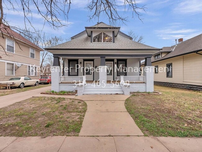 Building Photo - Charming 2 bedroom 1 bath Craftsman Duplex