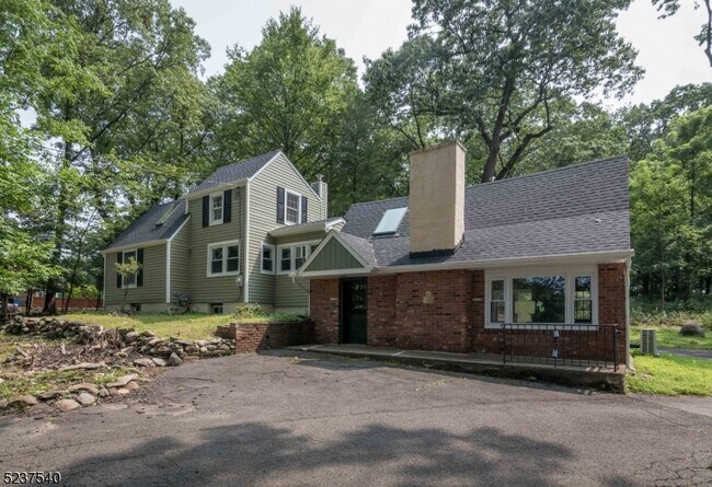 496 Manchester Ave