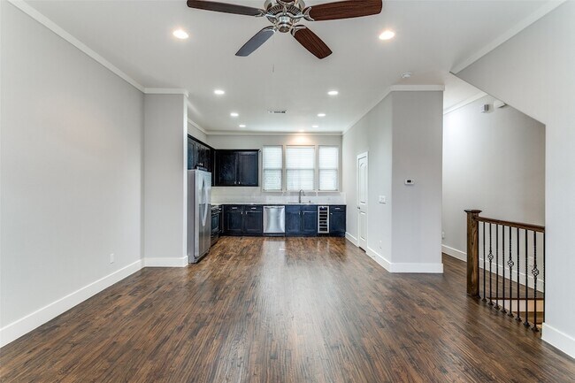 Photo - 4323 Dickason Ave