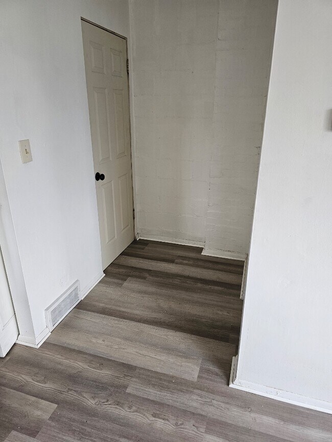 Photo - 2297 Eastlawn Ave