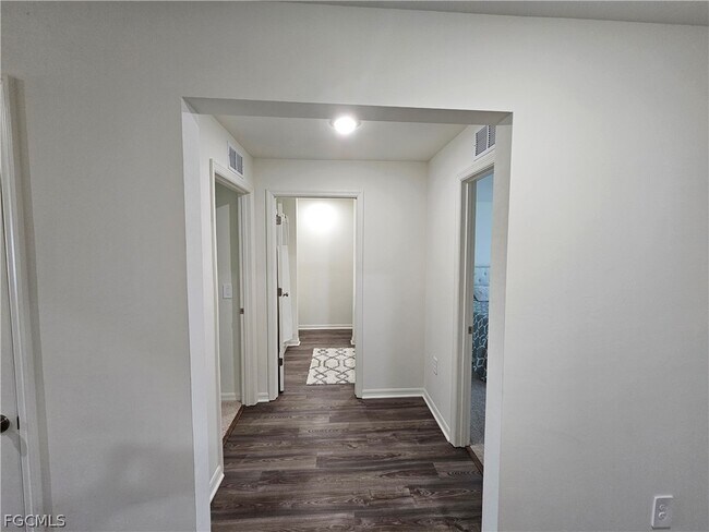 Photo - 2425 NE 7th Pl