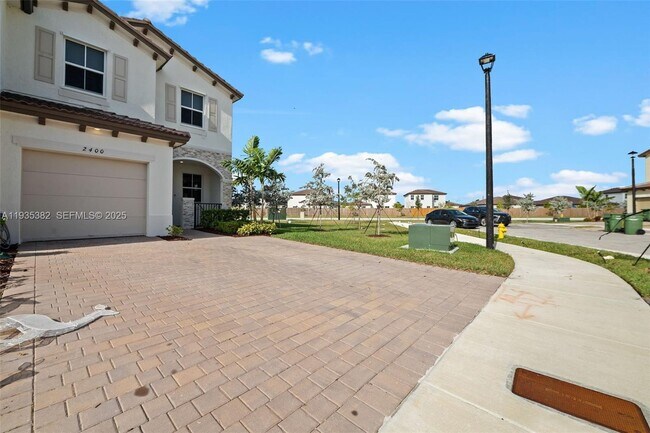 Photo - 2400 SE 29th St