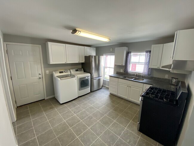 Photo - 133 Washington St Unit 1