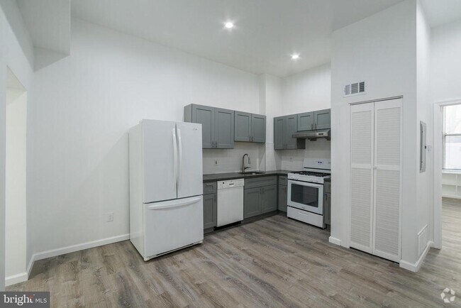 Building Photo - 1726 Pine St Unit 1F Rental