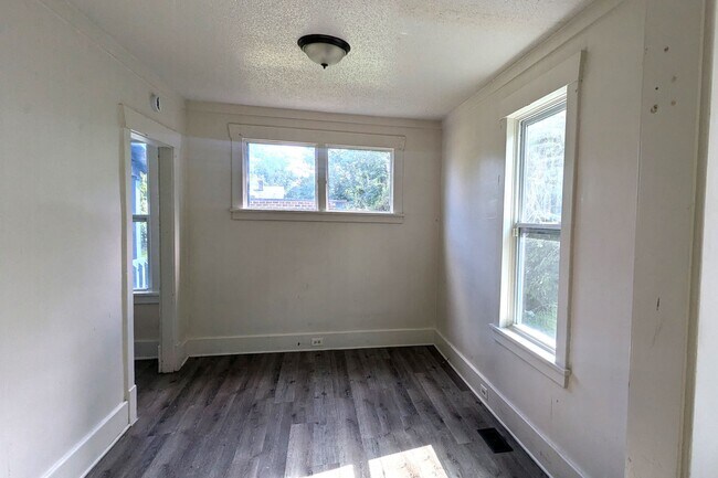 Photo - 209 Iona Ave Unit 209