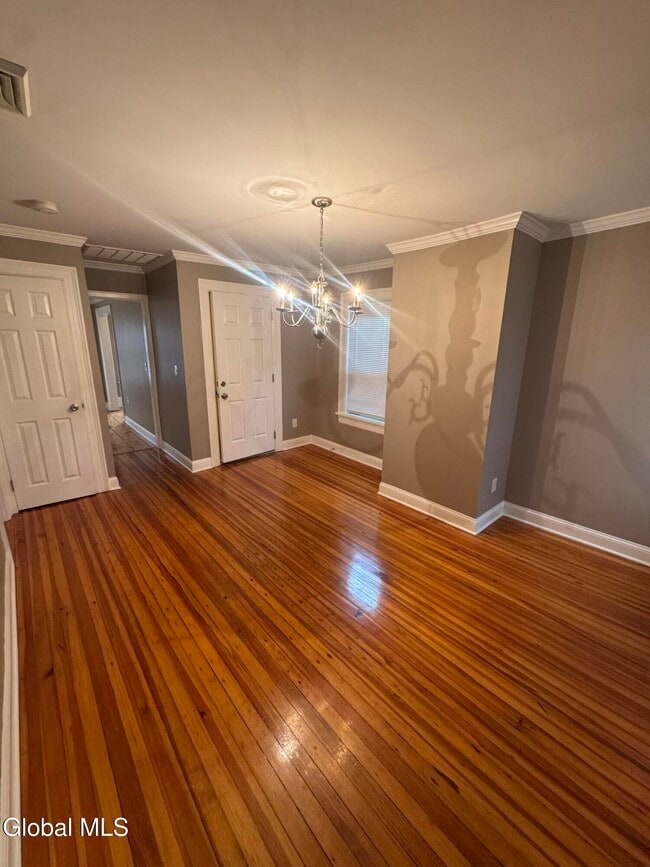 Photo - 126 N College St