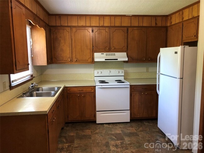 Photo - 1411 Roundtree Ln Unit 132