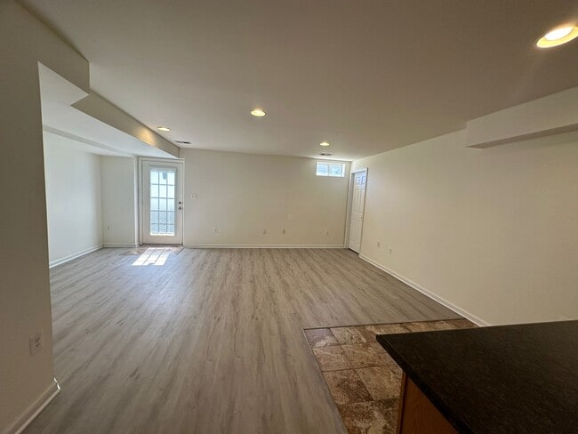 Photo - 120 Holmes St