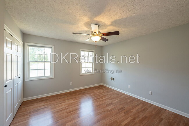 Photo - 114 Eagle Glen Dr
