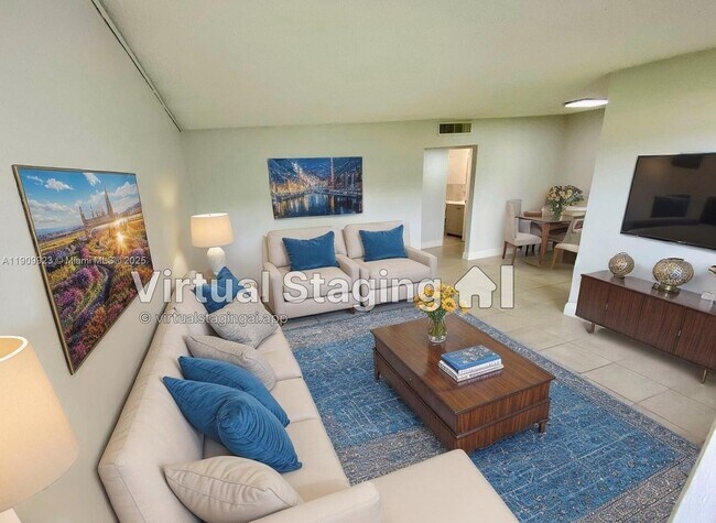 Building Photo - 400 NE 1st St Unit 215