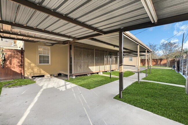 Photo - 4401 Darwin Rd