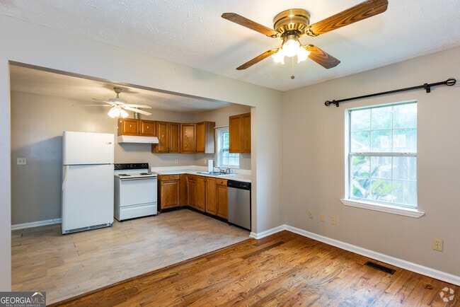 Building Photo - 3172 Humphries Dr SE Rental
