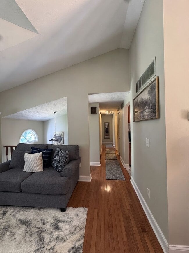 1269 Windmill Ln