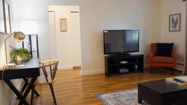 Photo - 1 bedroom in Brookline MA 02445 Unit 5