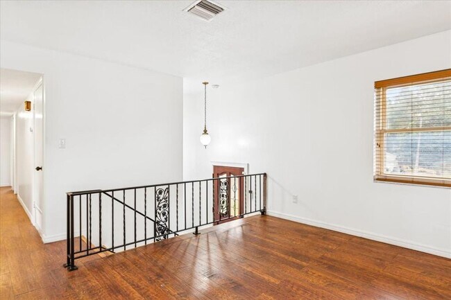 Photo - 521 Brookside Cir