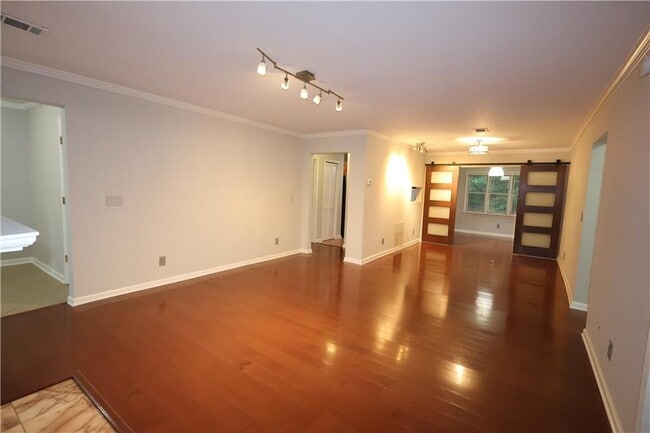 Photo - 19 Brittany Way NE