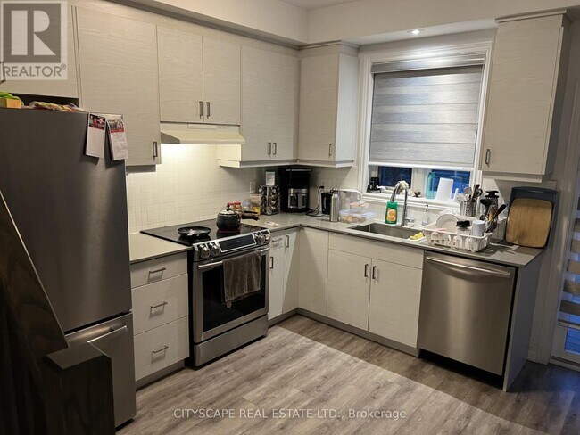 Photo - 575 Woodward Ave