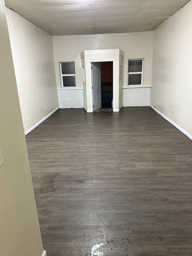 Photo - 1523 S Walnut St Unit 1523 South Walnut Street - 9